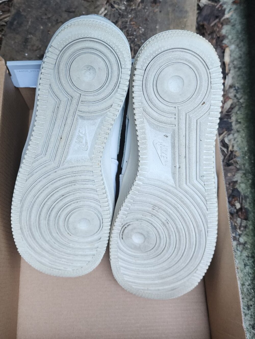 EUC All White Nike AF1'S Youth/Men sz 7, Women's 8.5 Nike Air Force Ones - Picture 10 of 14